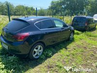 second-hand Opel Astra cu motor defect