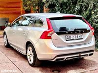 Second-hand Volvo V60 Momentum 280 CP (205 kW) 2015 Culoareargint Break