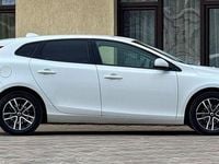 Second-hand Volvo V40 Linje You! 120 CP (88 kW) 2019 Culoarealb Hatchback