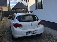 Second-hand Opel Astra 100 CP (73 kW) 2011 Alb Hatchback