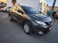 Second-hand Nissan Qashqai N-Connecta 130 CP (95 kW) 2015 Culoaremaro SUV