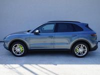 Second-hand Porsche Cayenne 340 CP (250 kW) 2018 Albastru mediu  metalic pereffect SUV