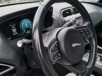 Second-hand Jaguar F-Pace 180 CP (132 kW) 2017 Rosu SUV