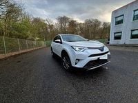 Second-hand Toyota RAV4 Hybrid 155 CP (114 kW) 2016 Culoarealb SUV