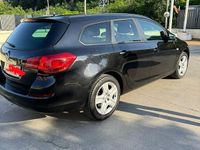 Second-hand Opel Astra Sport 160 CP (117 kW) 2011 Culoarenegru Break