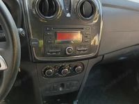 Second-hand Dacia Logan Lauréate 75 CP (55 kW) 2016 Alb Berlinǎ