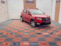 Second-hand Dacia Sandero Stepway 90 CP (66 kW) 2015 Culoarerosu Hatchback