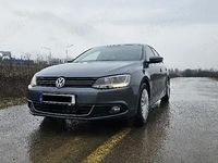 Second-hand VW Jetta Highline 105 CP (77 kW) 2012 Berlinǎ