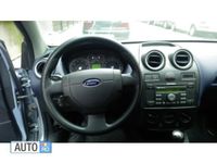 Second-hand Ford Fiesta 73 CP (53 kW) 2005 Albastru marin Hatchback