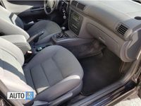 Second-hand VW Passat 131 CP (96 kW) 2005 Negru Cabrio