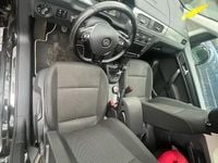 Second-hand VW Caddy 150 CP (110 kW) 2016 Negru Monovolum