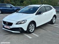 Second-hand Volvo V40 Kinetic 120 CP (88 kW) 2016 Culoarealb Hatchback