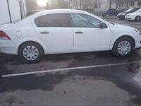 Second-hand Opel Astra 105 CP (77 kW) 2011 Berlinǎ