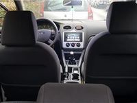 Second-hand Ford Focus 100 CP (73 kW) 2005 Albastru Hatchback