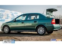 Second-hand Opel Astra 101 CP (74 kW) 2002 Verde Berlinǎ