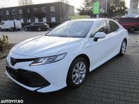 Second-hand Toyota Camry Executive 218 CP (160 kW) 2019 Culoarealb Berlinǎ