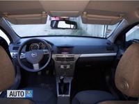 Second-hand Opel Astra 122 CP (89 kW) 2006 Negru Break