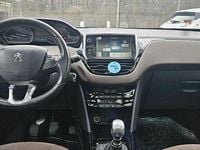 Second-hand Peugeot 2008 115 CP (84 kW) 2014 Culoaremaro SUV