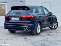 Second-hand Porsche Cayenne 245 CP (180 kW) 2016 Culoarenegru SUV