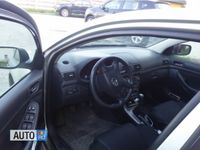 Second-hand Toyota Avensis 130 CP (95 kW) 2007 Argintiu Berlinǎ