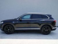 Second-hand VW Touareg Elegance 286 CP (210 kW) 2023 Negru  normal SUV