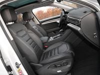 Second-hand VW Touareg Elegance 231 CP (169 kW) 2022 Culoarealb SUV