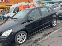 Second-hand Mercedes B180 109 CP (80 kW) 2011 Negru Monovolum