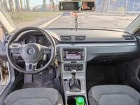 Second-hand VW Passat 140 CP (102 kW) 2011 Argintiu Berlinǎ