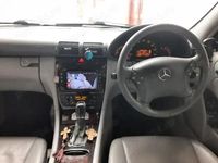 Second-hand Mercedes C200 164 CP (120 kW) 2001 Berlinǎ