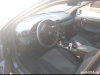 Second-hand Mercedes 220 150 CP (110 kW) 2001 Berlinǎ