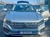 Second-hand VW Touareg Elegance 231 CP (169 kW) 2023 Argintiu SUV