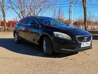 Second-hand Volvo V40 120 CP (88 kW) 2015 Negru Hatchback