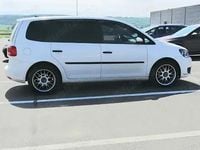 Second-hand VW Touran 105 CP (77 kW) 2011 Alb Monovolum