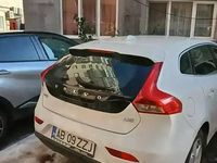 Second-hand Volvo V40 113 CP (83 kW) 2015 Alb Berlinǎ