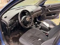 Second-hand VW Passat Comfortline 150 CP (110 kW) 2003 Culoarealbastru Berlinǎ