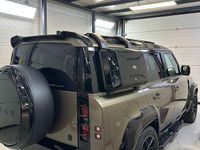 Second-hand Land Rover Defender SE Dynamic 249 CP (183 kW) 2025 Culoaremaro SUV