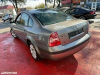 Second-hand VW Passat 101 CP (74 kW) 2002 Gri Berlinǎ