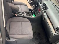 Second-hand Audi A4 200 CP (147 kW) 2005 Culoaregri Berlinǎ