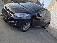 Second-hand Peugeot 208 Allure 82 CP (60 kW) 2018 Culoarealbastru Hatchback