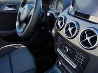 Second-hand Mercedes B180 Edition 109 CP (80 kW) 2018 Culoarenegru Monovolum