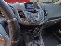 Second-hand Ford Fiesta 75 CP (55 kW) 2016 Albastru Hatchback