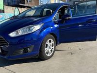 Second-hand Ford Fiesta Titanium 95 CP (69 kW) 2015 Culoarealbastru Hatchback