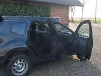 Second-hand Dacia Duster 110 CP (80 kW) 2017 Negru SUV