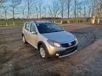 Second-hand Dacia Sandero Stepway 90 CP (66 kW) 2011 Argintiu Hatchback