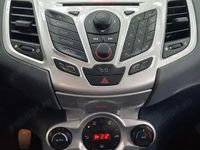 Second-hand Ford Fiesta Titanium 97 CP (71 kW) 2009 Gri Hatchback