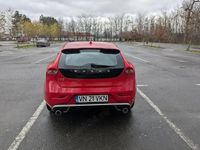 Second-hand Volvo V40 120 CP (88 kW) 2016 Rosu Hatchback