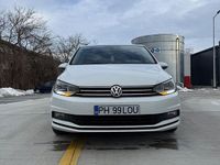 Second-hand VW Touran Comfortline 150 CP (110 kW) 2020 Culoarealb Monovolum