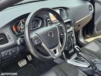 Second-hand Volvo V40 R-Design 122 CP (89 kW) 2019 Culoarenegru Hatchback