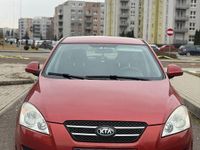 Second-hand Kia Ceed Classic 109 CP (80 kW) 2007 Culoarerosu Hatchback