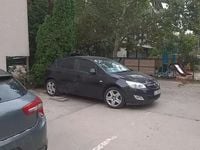 Second-hand Opel Astra 120 CP (88 kW) 2011 Verde Hatchback